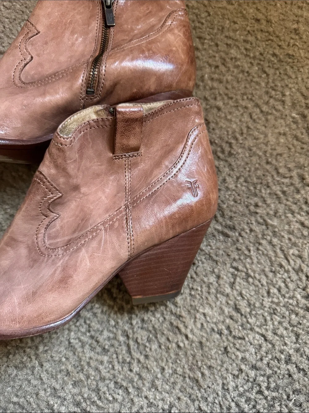 Frye Reina tan leather western ankle bootie Size 10